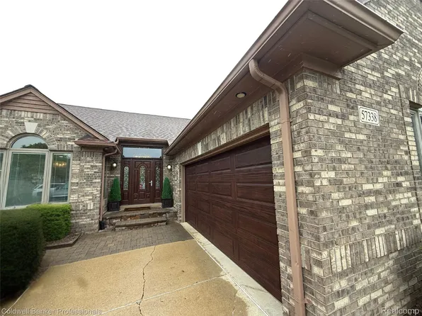 57338 Copper Creek Dr, Washington, MI 48094