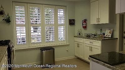 4th image of 1202B Thornbury Ln