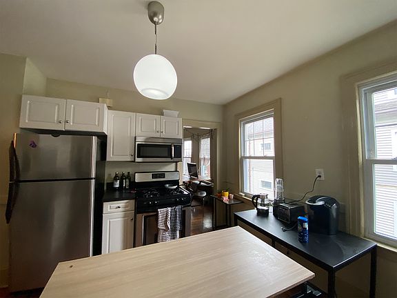 2nd image of 313-315 Mansfield St #315-2
