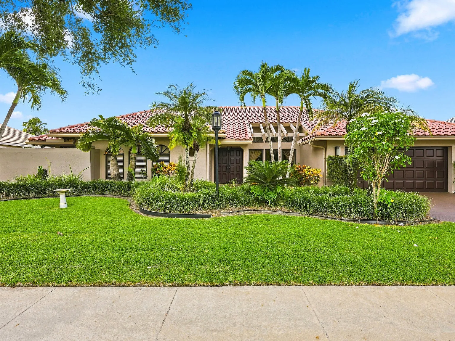 4 bed, 3.0 bath, 2540 sqft, $8,500 — Photo 4