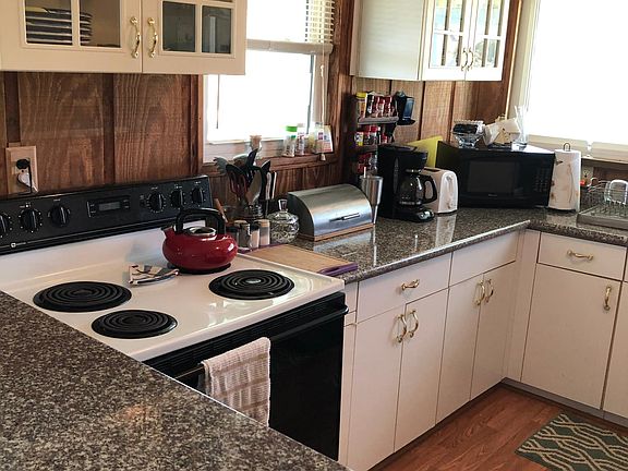 5th image of 4218 Oleander Dr