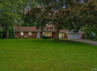6481 Davison Rd, Burton, MI 48509