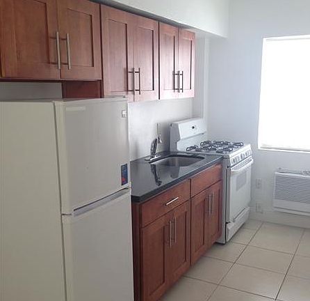 4th image of 1348 Drexel Ave APT 12B
