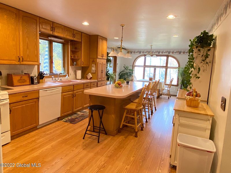 5th image of 124 Nugent Road