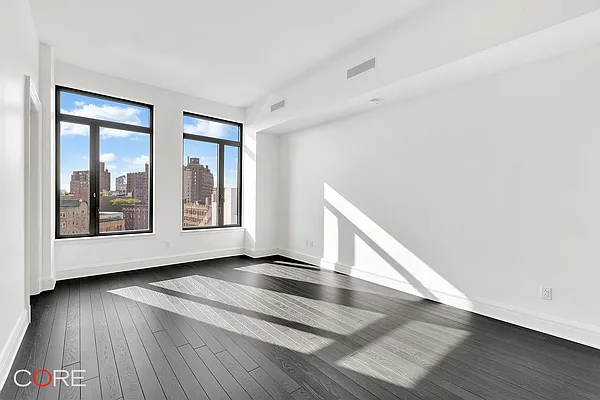 Rented by CORE | media 18