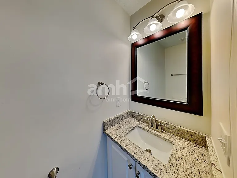 2274 Farmland Dr — Photo 8