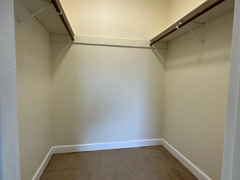 930 Westmoreland Dr — Photo 3