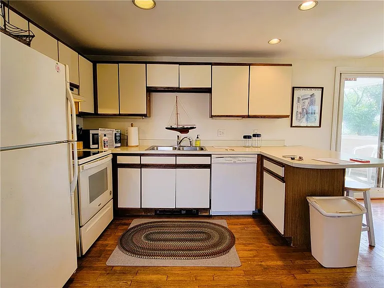 152 Tuckerman Ave #14 — Photo 7