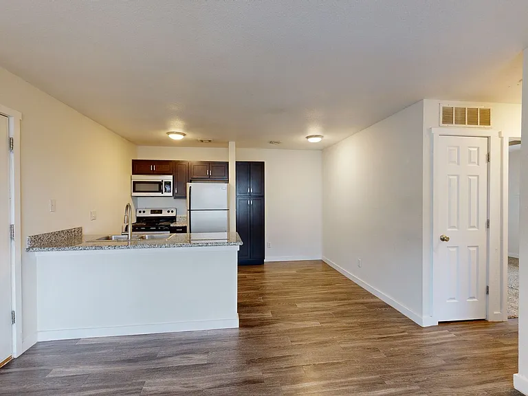 Bennett Ridge Apartments — Photo 25