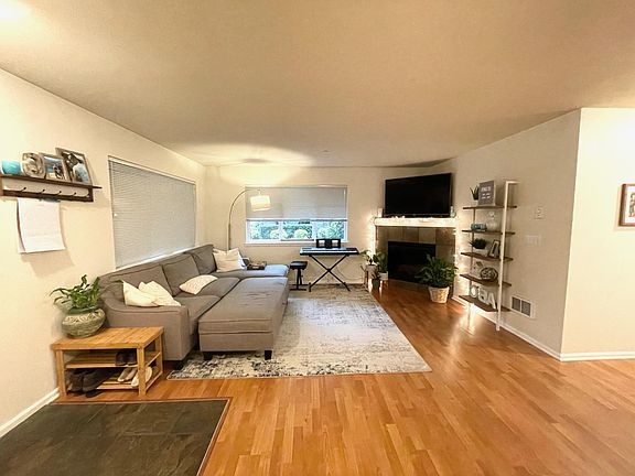 3rd image of 11310 124th Ave NE Unit 102