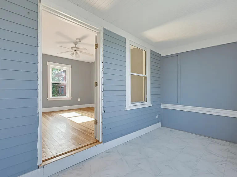 12-12R Granite St #3 — Photo 2
