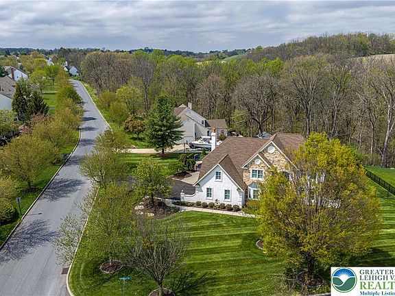 4th image of 7637 Longwood Dr