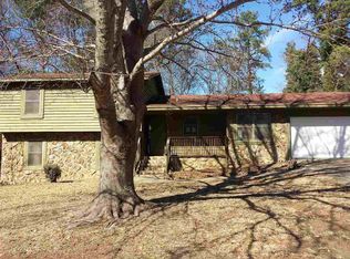 604 Forest Lake Dr, Warner Robins, GA 31093