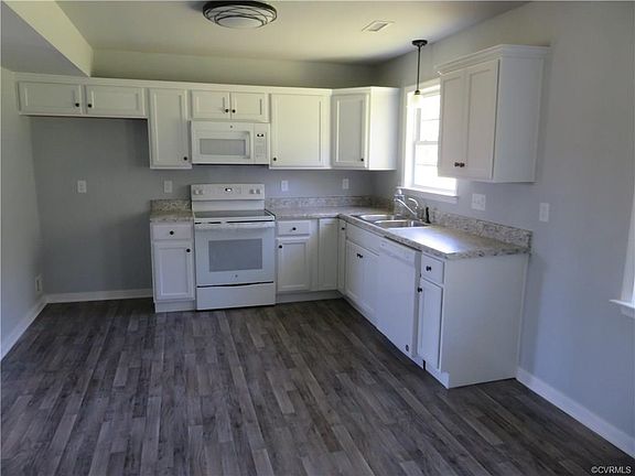 3rd image of 29206 Forestview Dr