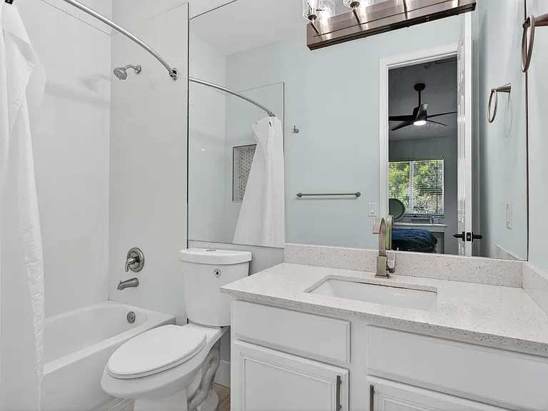 2457 NE 14th St #2457 — Photo 17