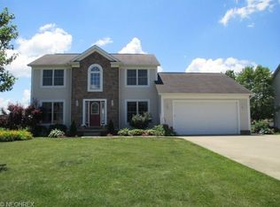 1336 Peony St NW, Hartville, OH 44632