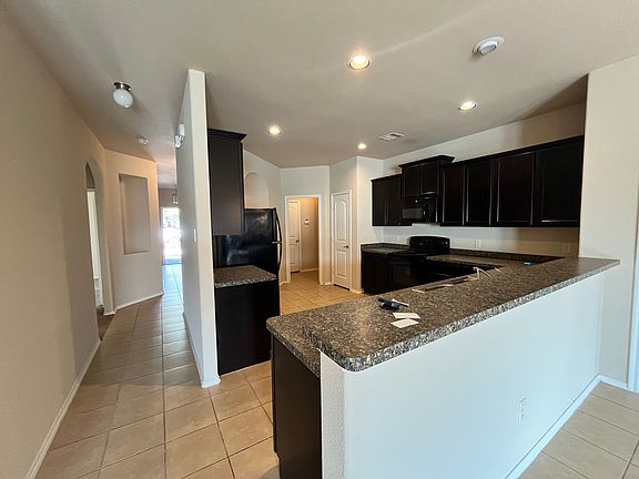 2nd image of 821 Westfield Dr