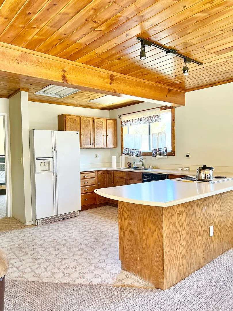 2 Bedroom Home with 2-Car Garage, Fireplace, Mountain Views & Bonus Space — Photo 3