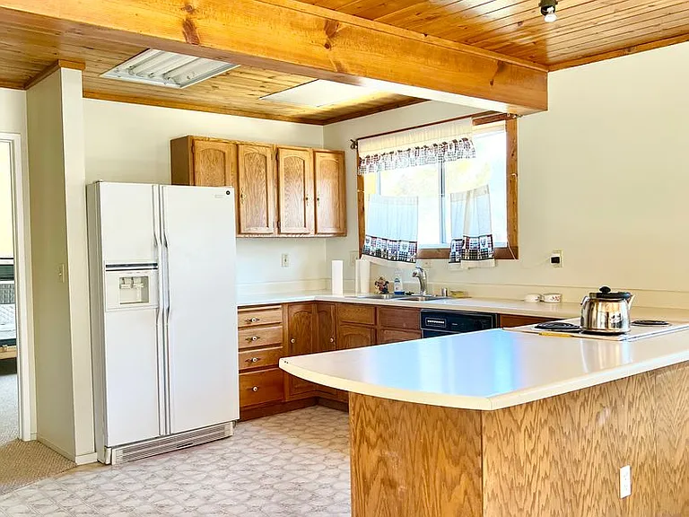 16420 Huron Dr — Photo 5