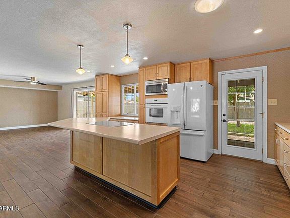4th image of 6807 E DIAMOND Street