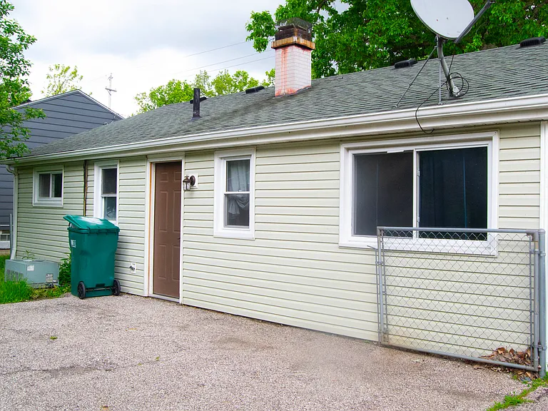 6562 Center St — Photo 12