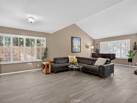 5th image of 11510 Baird Ave