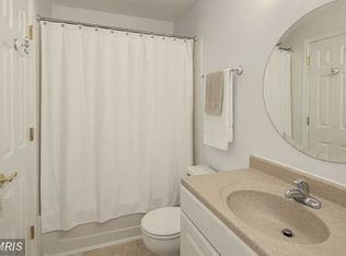 8069 Topper Ct, Alexandria, VA 22315