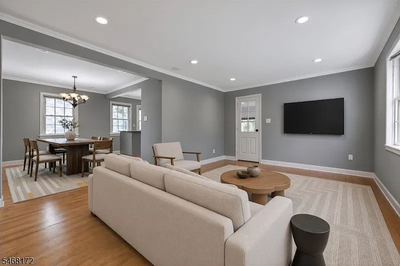 3 bed, 3.0 bath, $4,000 — Photo 2