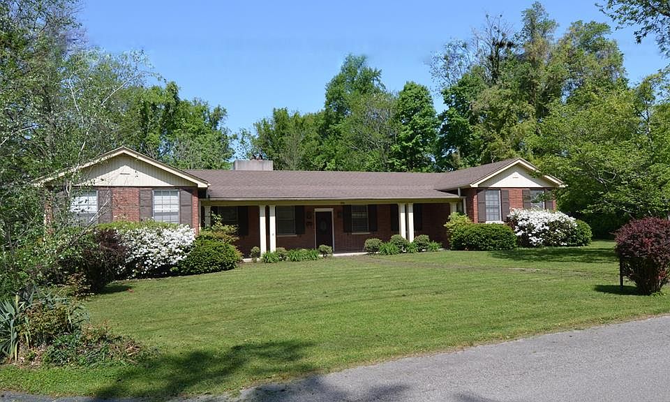 1st image of 104 Leech Ct