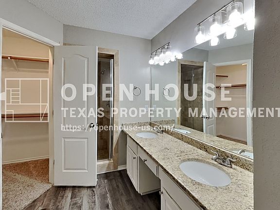 4th image of 824 Quail Brook Dr