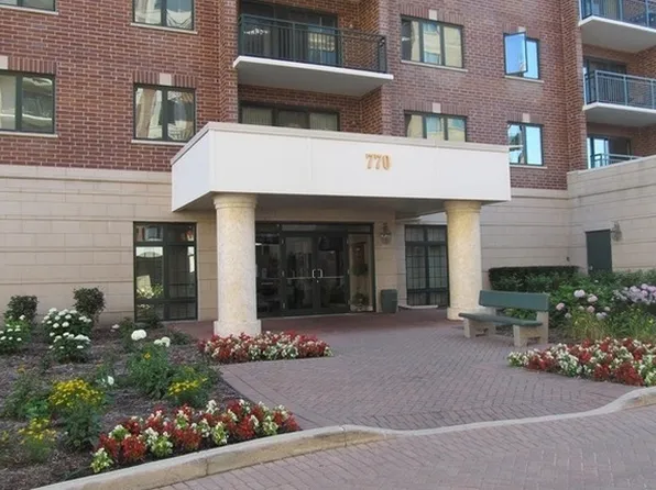 770 Pearson St #2-512, Des Plaines, IL 60016