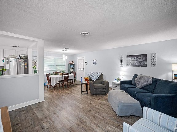 4th image of 5355 Saratoga Ave