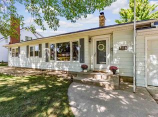 319 Ivanhoe Rd, Waterloo, IA 50701