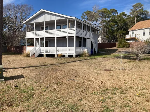 113 SW 23rd St, Oak Island, NC 28465