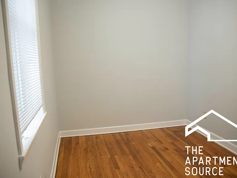 2215 W Wellington Ave #1R — Photo 10