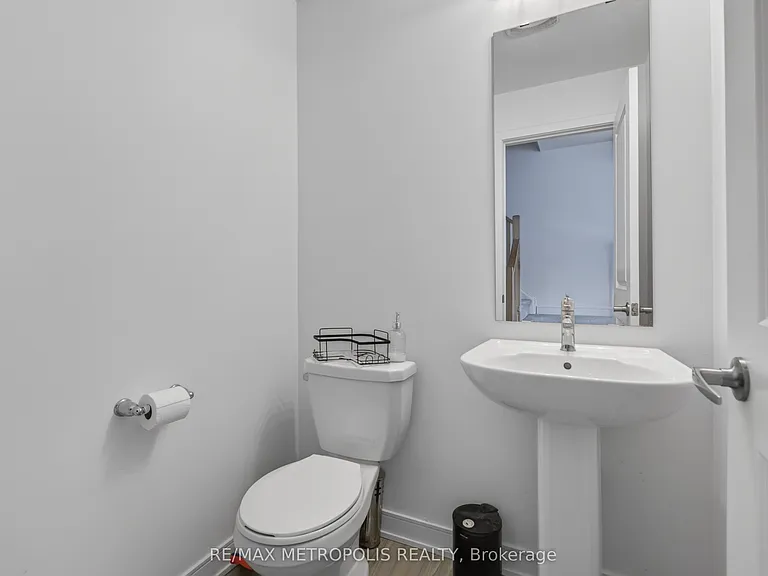 132 Blue Forest Cres — Photo 30