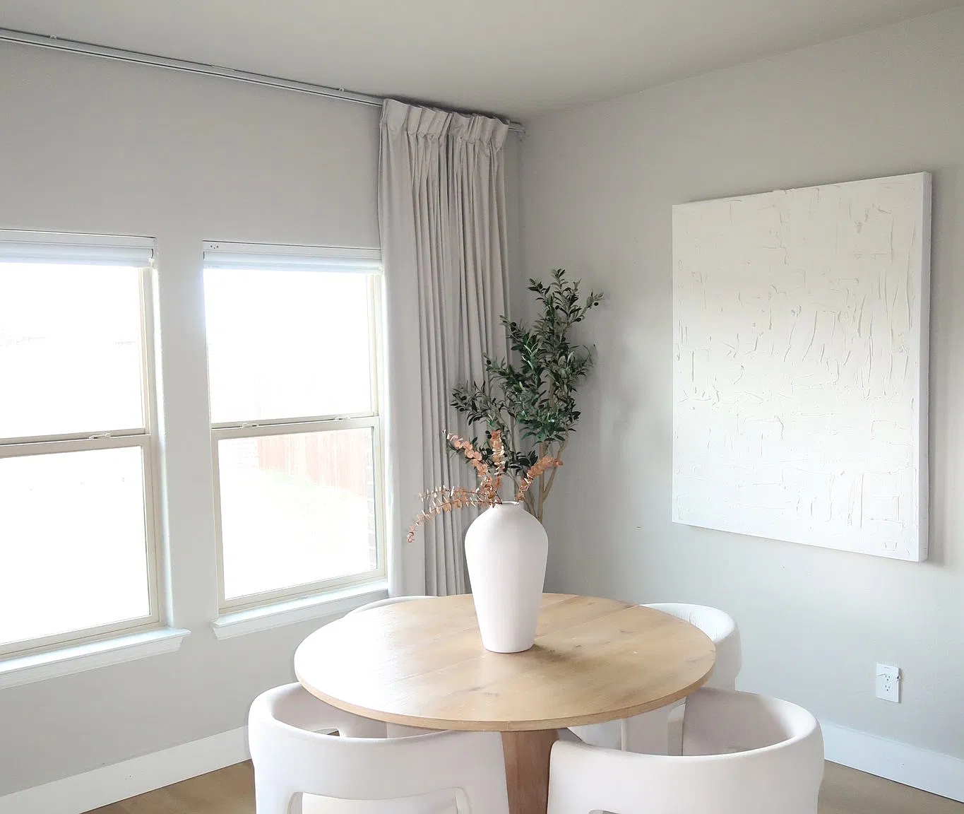 Luxury Cedar Hill Home — Photo 3