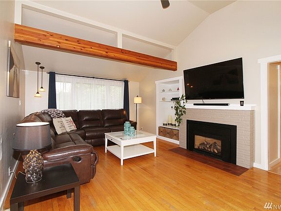 3rd image of 20352 Greenwood Ave N