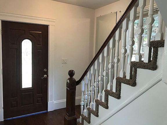 5th image of 193 Vernon St