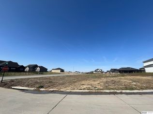 22 Ashbury Hls, Papillion, NE 68046