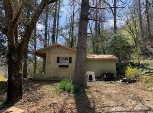 31 Clark Rd, Bryson City, NC 28713