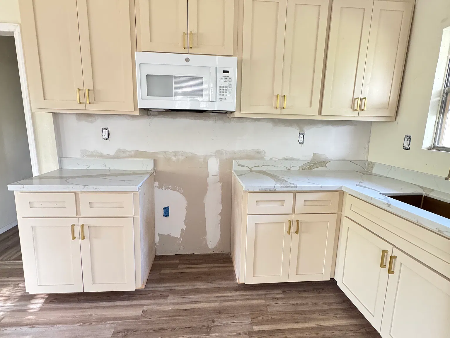 3 bed, 816 sqft, $1,150 — Photo 2