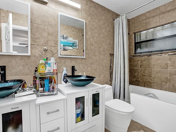 4th image of 16974 W Glasgow Drive
