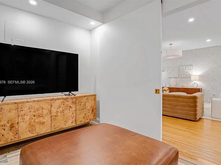 725 Crandon Blvd #203 — Photo 39