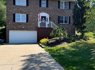 121 Valleycrest Dr, Cecil, PA 15321