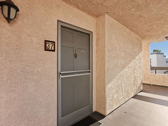 3rd image of 11911 Magnolia Blvd APT 37