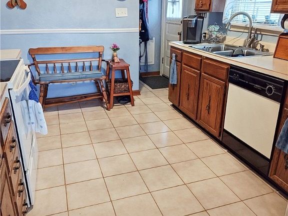 5th image of 1521 Wakefield Ave