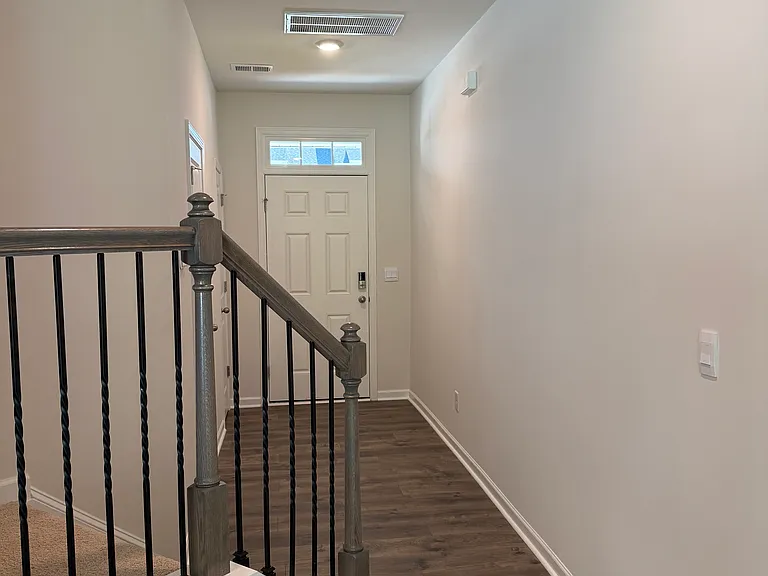 1256 Evelynnview Ln — Photo 3