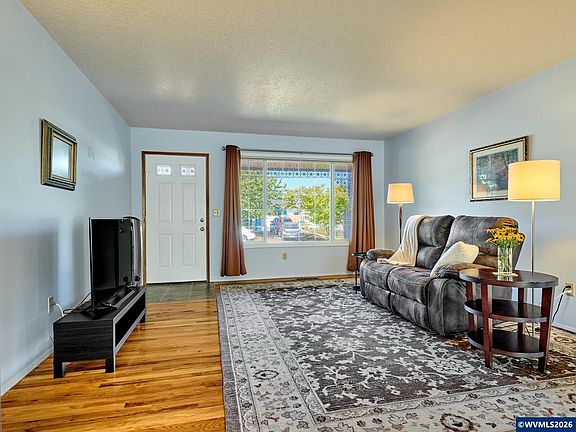 4th image of 1104 Stanfield Rd