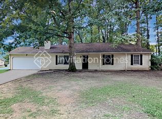 1347 Candlelite Ln, Snellville, GA 30078
